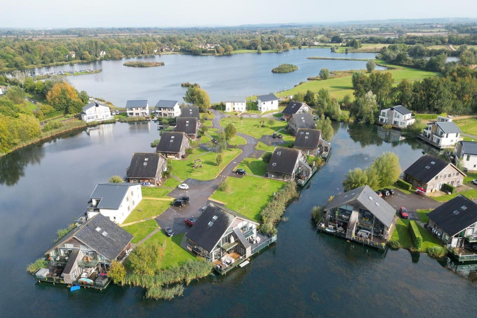 Waters Edge 04, Waterside Lodge P South Cerney Exterior photo